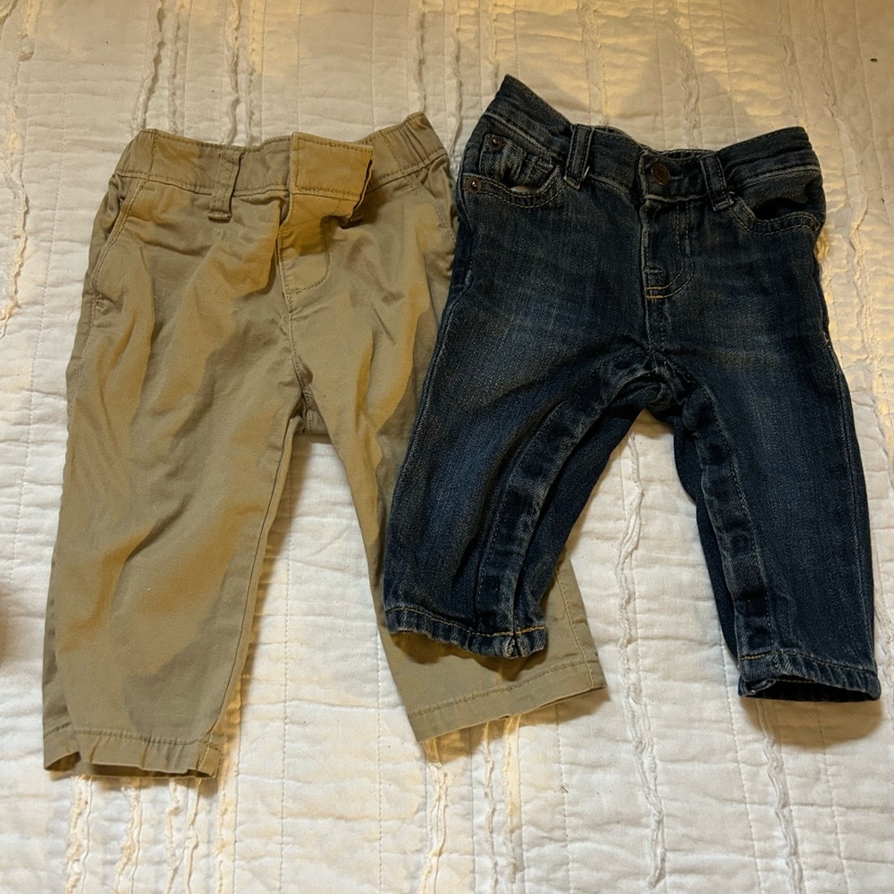 Kids Tan khakis and Blue jeans Bottoms 6-12 months